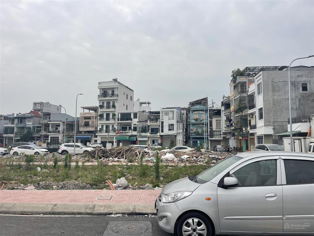 40.5m2 đất tđc 47 lê lai  ngang 4.5m  đường 9.5m