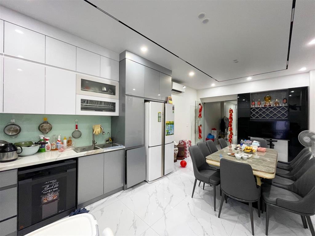 Nhà 6,5 tầng thang máy lê lợi  85m²  cách mặt đường vài bước chân