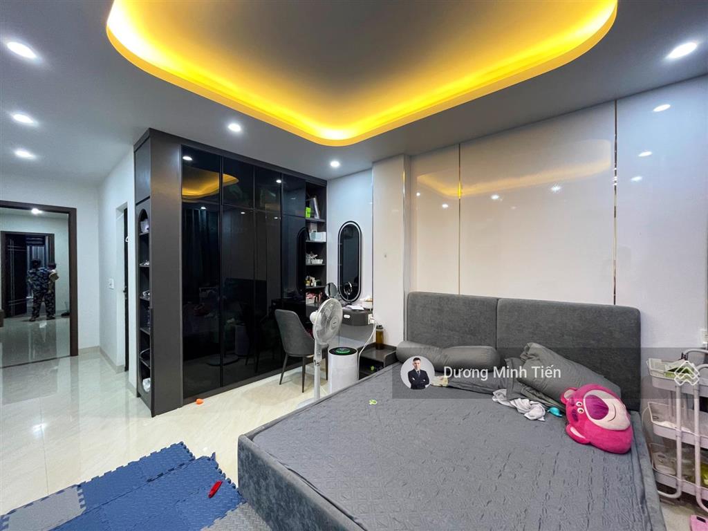 Nhà 6,5 tầng thang máy lê lợi  85m²  cách mặt đường vài bước chân