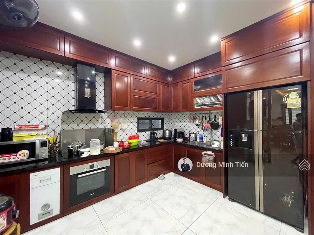 Biệt thự khu sao đỏ 732 ngô gia tự  136m2 ngang 12m  đường 12m