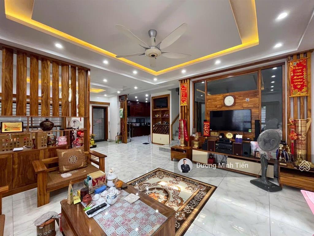 Biệt thự khu sao đỏ 732 ngô gia tự  136m2 ngang 12m  đường 12m
