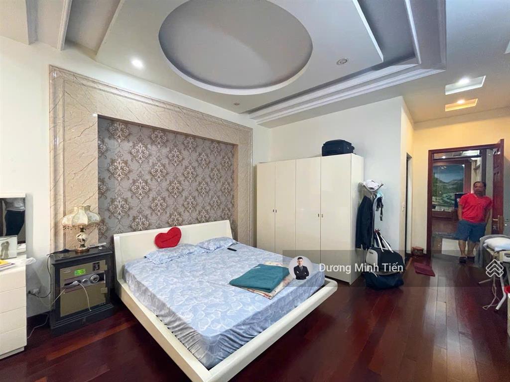 Nhà 4 tầng dân xây phân lô lê hồng phong  81m2 ngang 4.5m  hướng nam