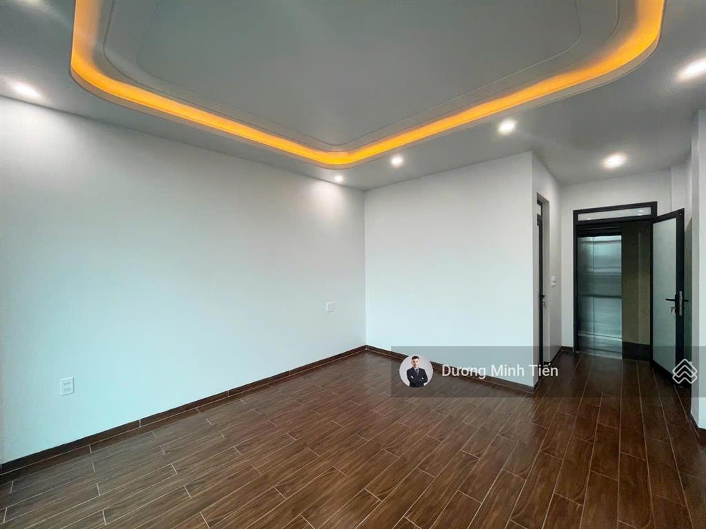 Nhà 6,5 tầng thang máy tuyến 2 lê hồng phong sau lạc hồng  40m²  đường 13,5m