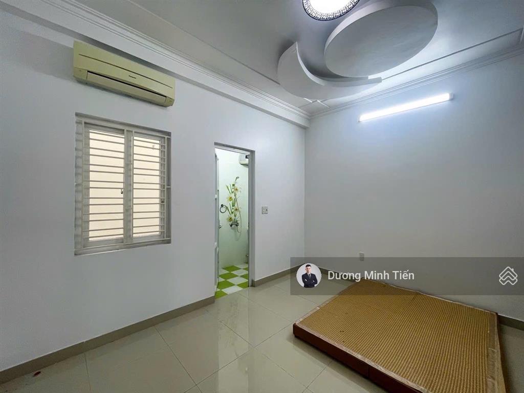 Nhà mặt đường bùi thị tự nhiên  68m2 ngang 4.4m  đường 10m  đông tứ trạch