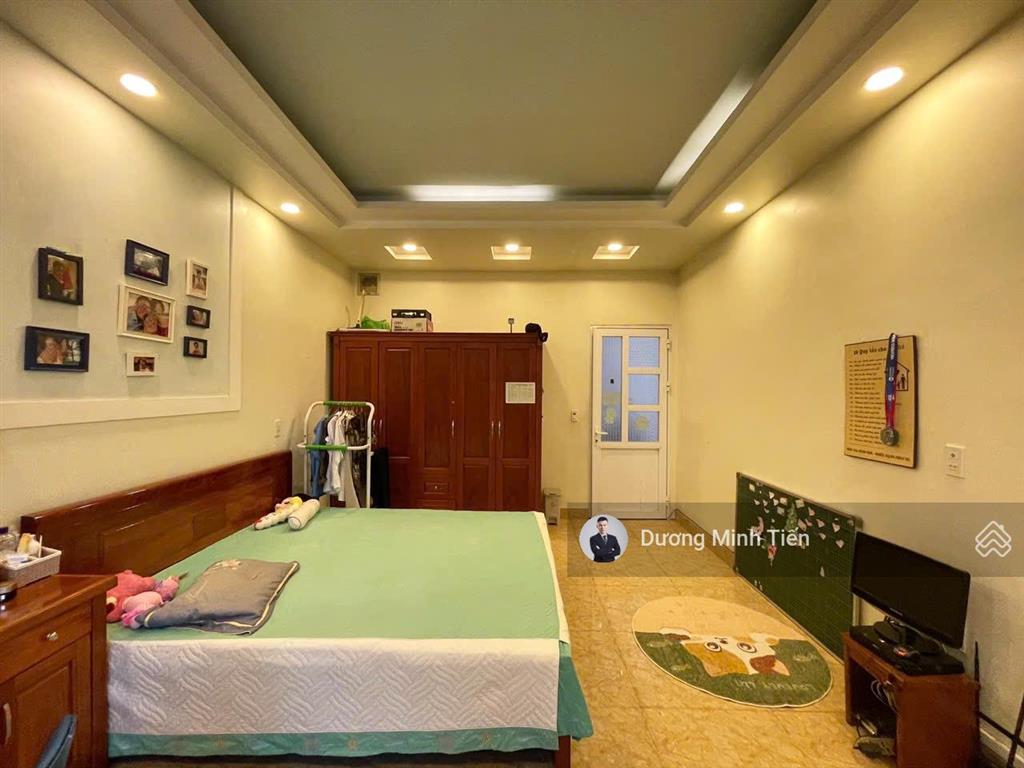 Nhà 3 tầng mặt đường nguyễn bỉnh khiêm gần doji  84m2 ngang 4.2m  đông nam