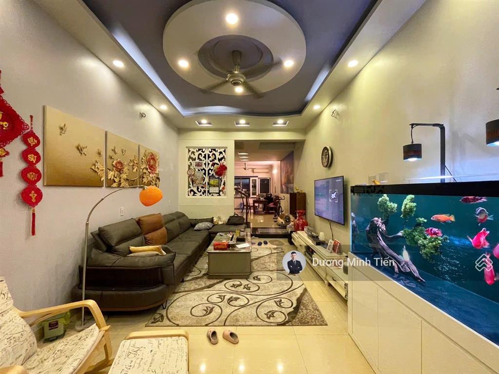 Nhà 3 tầng mặt đường nguyễn bỉnh khiêm gần doji  84m2 ngang 4.2m  đông nam