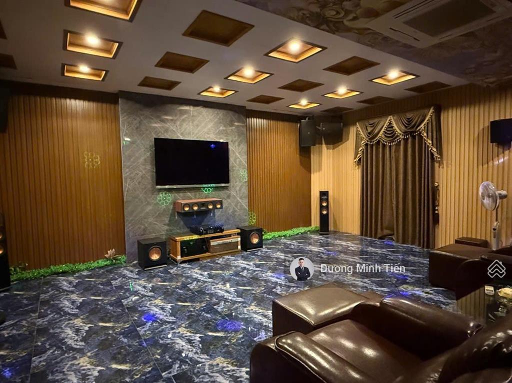 Biệt thự nhiều tầng thang máy phân lô văn cao  186m2  nội thất cao cấp