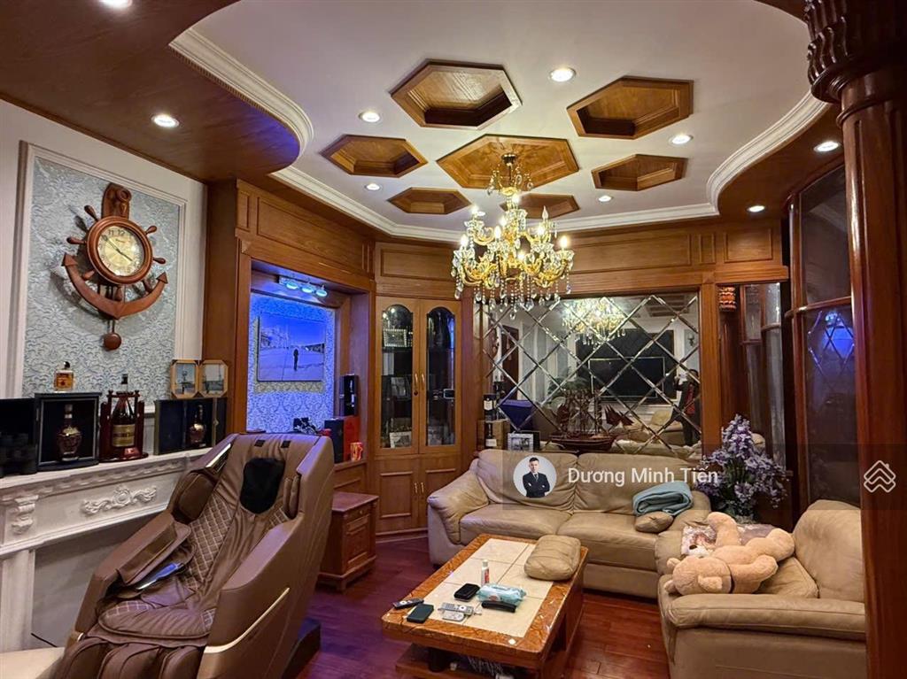 Biệt thự nhiều tầng thang máy phân lô văn cao  186m2  nội thất cao cấp