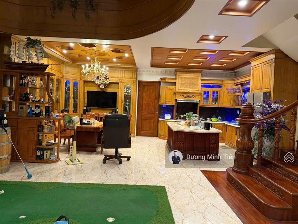 Biệt thự nhiều tầng thang máy phân lô văn cao  186m2  nội thất cao cấp