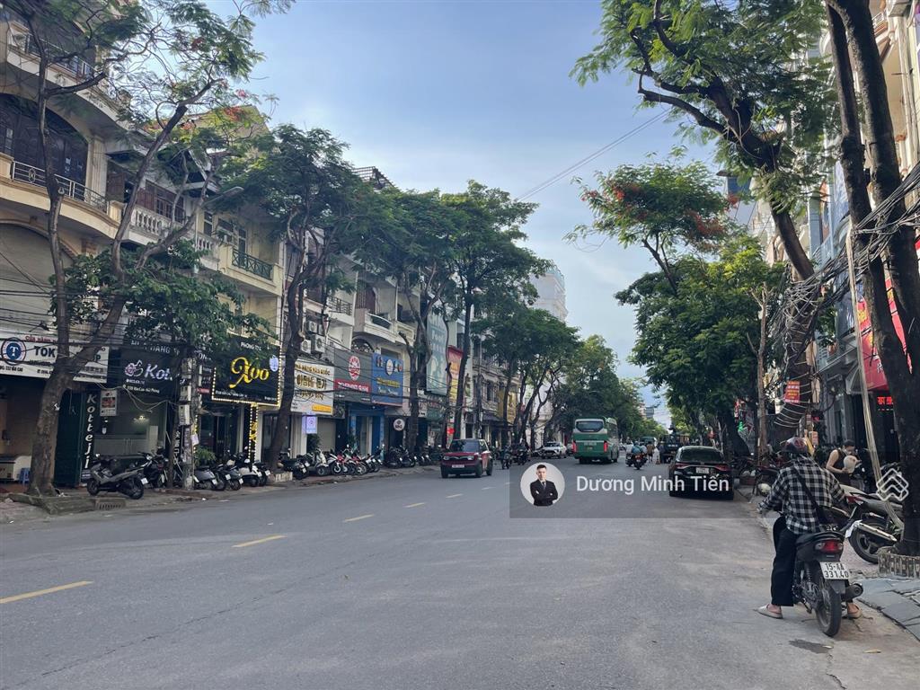 Nhà mặt đường văn cao  90m2 ngang 4.5m  nhà đẹp  giá cực tốt
