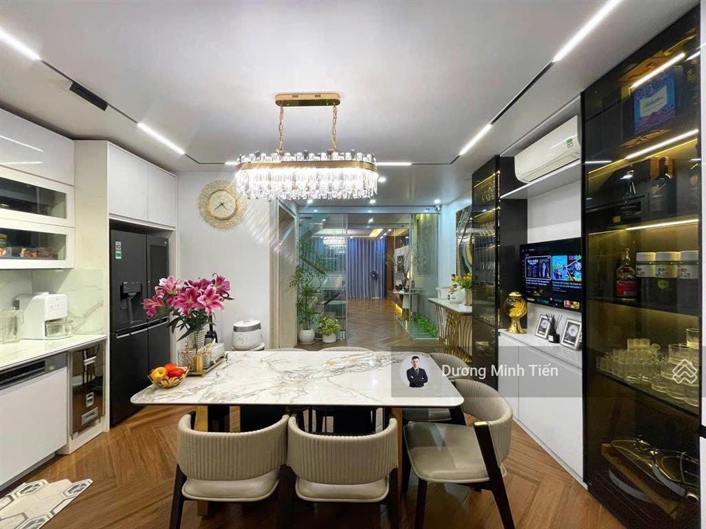 Nhà 5 tầng thang máy tuyến 2 lê hồng phong gần apollo  86m2 ngang 5m  đông nam