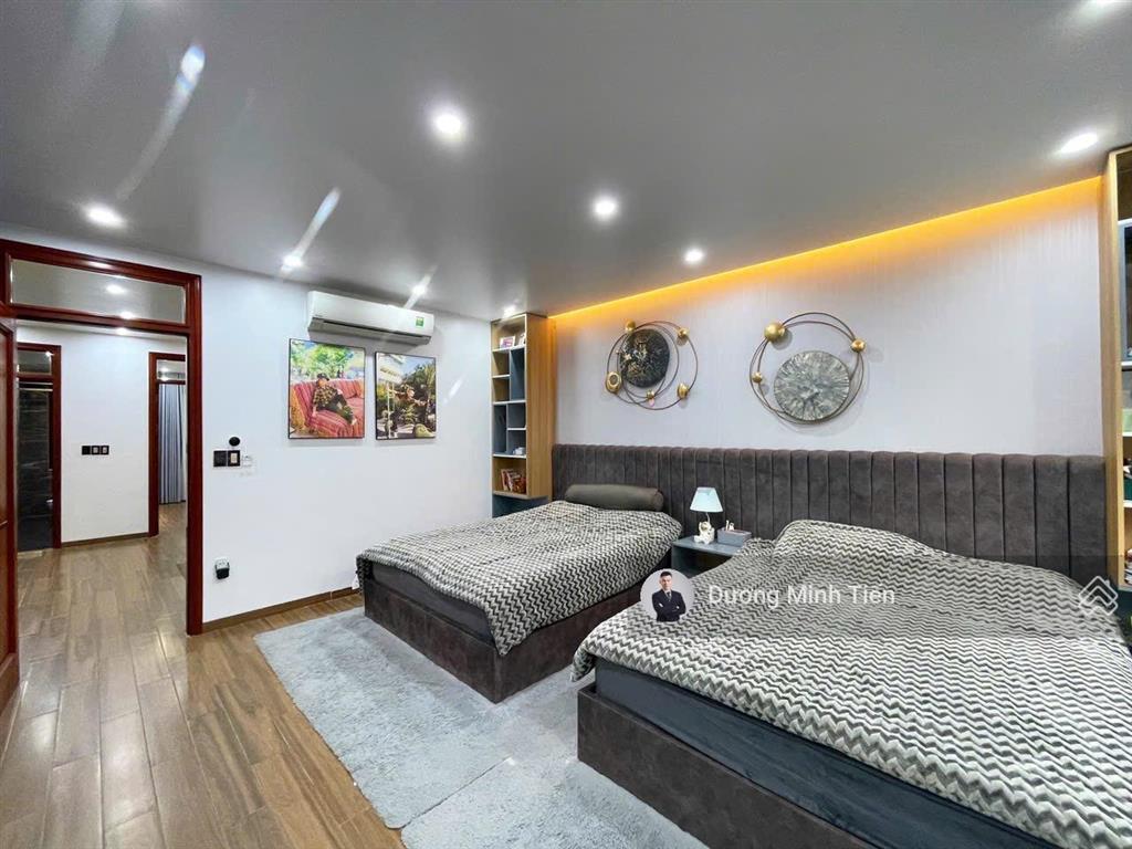 Nhà 5 tầng thang máy tuyến 2 lê hồng phong gần apollo  86m2 ngang 5m  đông nam