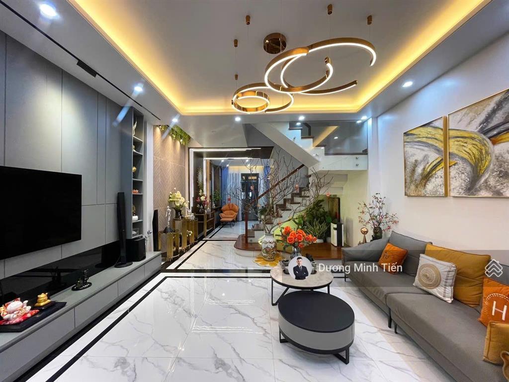 Nhà 5 tầng thang máy tuyến 2 lê hồng phong gần apollo  86m2 ngang 5m  đông nam