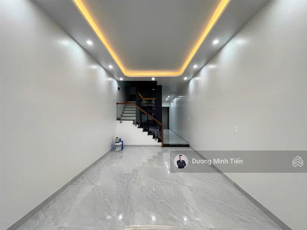 Nhà 5 tầng thang máy full nội thất lê hồng phong  60m2  đông nam