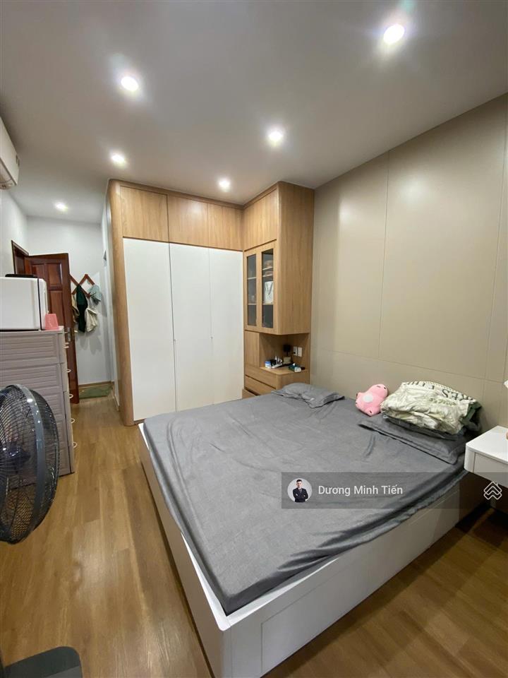 Nhà 3 tầng dân xây phân lô văn cao  77m2 ngang 7m  đông nam