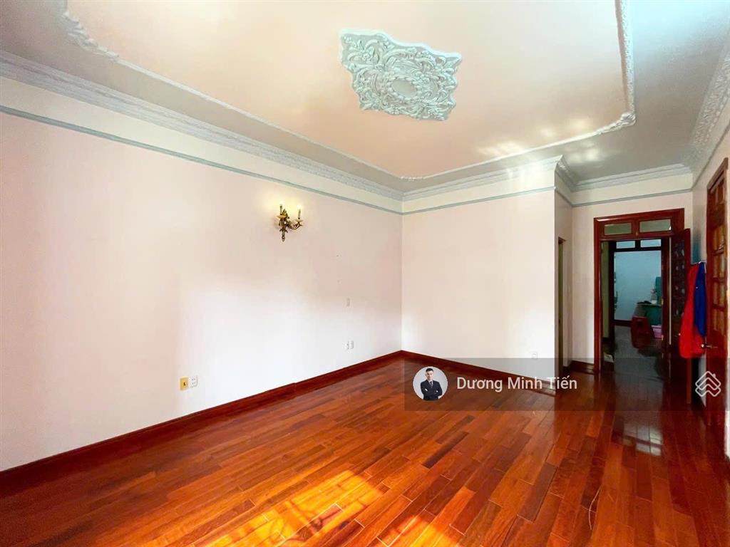Biệt thự 3 tầng khu phân lô văn cao  180m2 ngang 9m  đường 12m