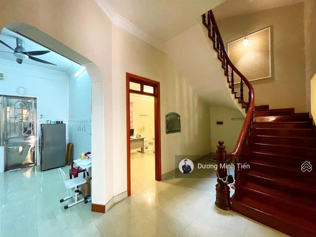 Biệt thự 3 tầng khu phân lô văn cao  180m2 ngang 9m  đường 12m