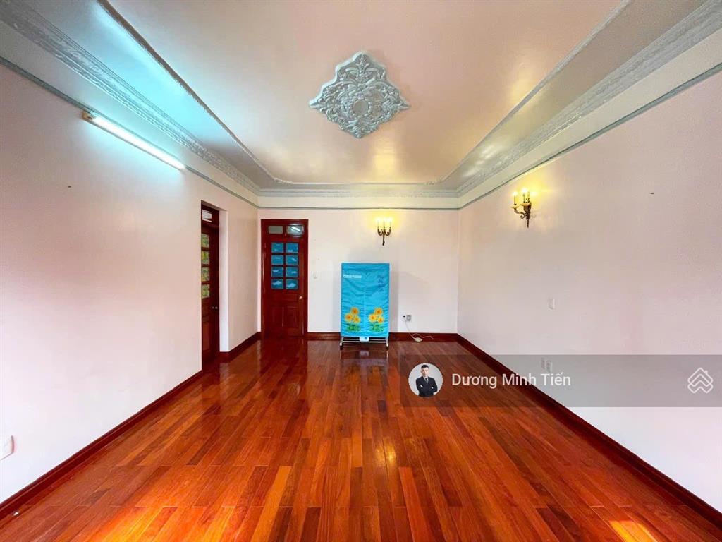 Biệt thự 3 tầng khu phân lô văn cao  180m2 ngang 9m  đường 12m