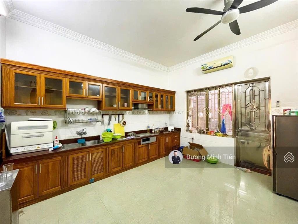 Biệt thự 3 tầng khu phân lô văn cao  180m2 ngang 9m  đường 12m