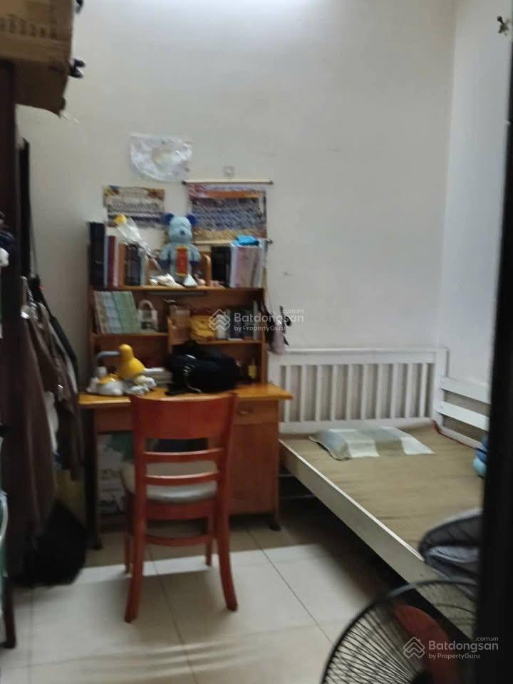 Bán nhà trệt lầu  nở hậu gần chợ xóm vắng , dĩ an