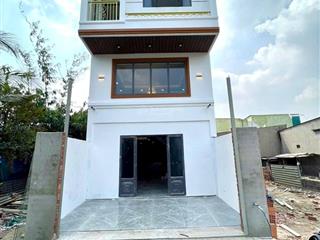 Bán nhà trệt lầu tặng full nội thất cao cấp  gần tthc dĩ an