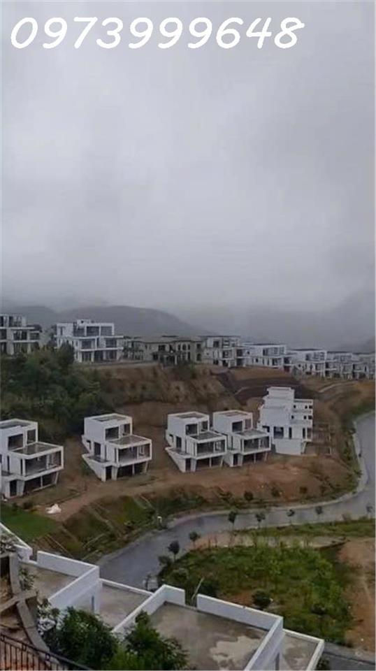 Bán biệt thự view núi & thung lũng Ivory Hòa Bình, 3 tầng, 250m² - Vị trí đẹp nhất Manila