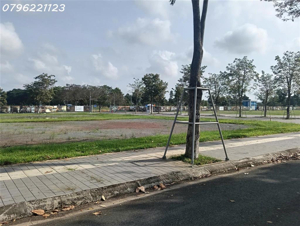 Bán đất tại Ấp Yên Ngựa, ĐT 744, Định Thành, 10 tỷ, DT 1800 m2, giá đầu tư
