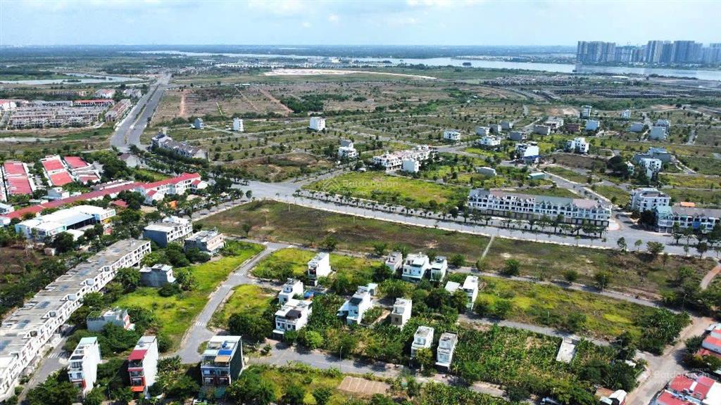 Bán lô đất long hưng khu 4 sổ đỏ 100m thổ cư giá 2 tỷ 750tr, sát aquacity, izumi