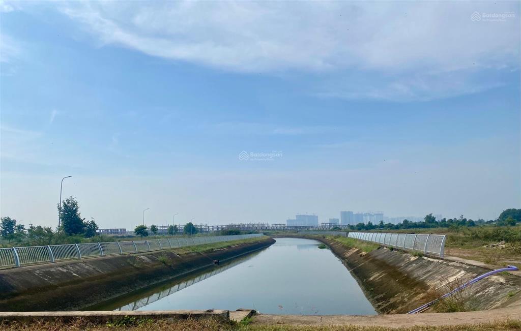 Chính chủ gởi bán đất long hưng giá 2 tỷ 5, dt 100m2 gần sông, ủy ban phường, trường học t4/2026
