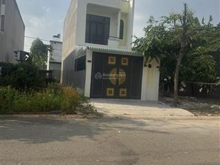 Cần bán căn nhà trệt lầu mẫu mới tại đường n16 sát cổng khu đô thị mỹ phước 3