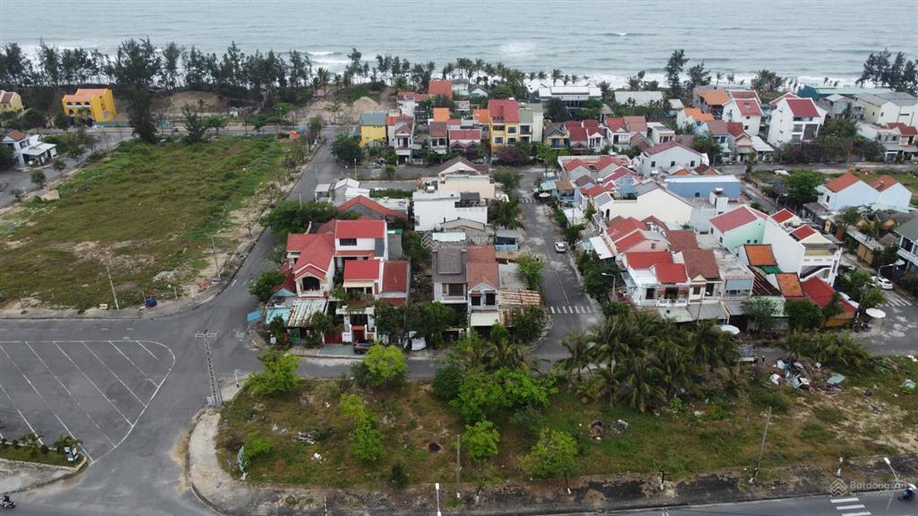 Cần bán lô đất tuyệt đẹp đường mẹ thứ xây villas thì tuyệt đẹp