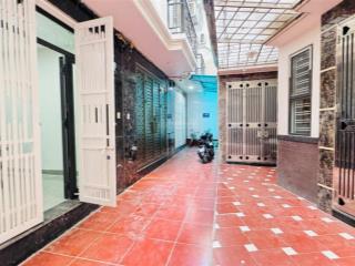 Hai bà trưng 20m ra phố , gần oto kinh doanh 5 tầng thanh máy full nội thất xịn xò .