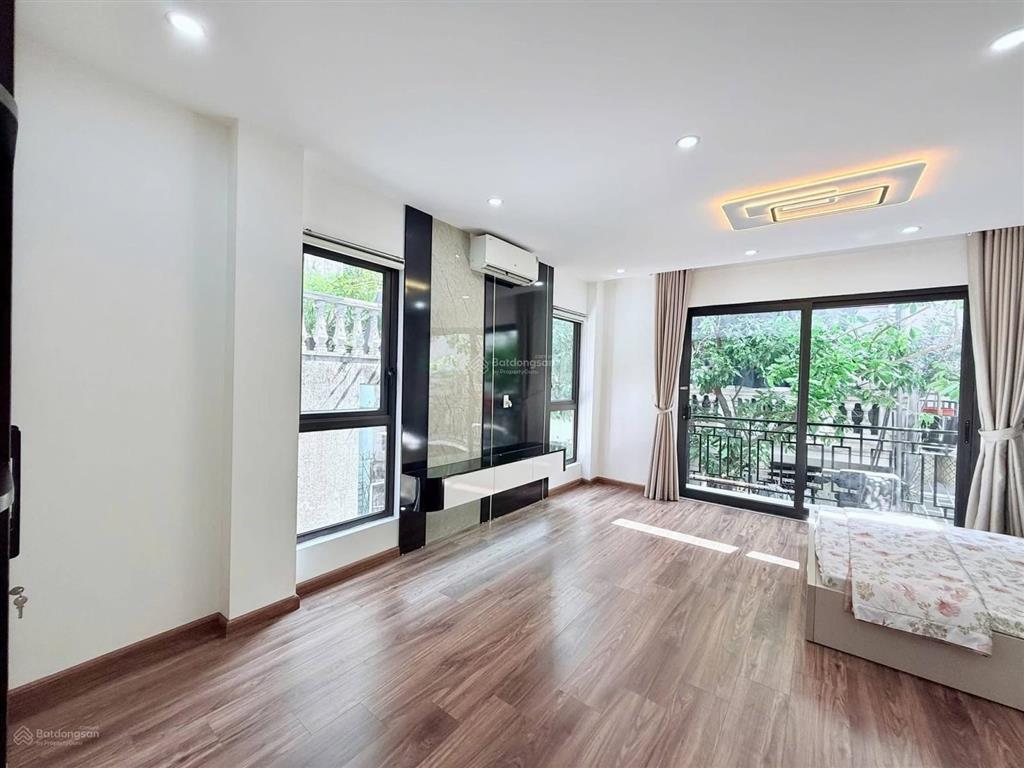 Bán nhà hàng hiếm  lô góc  5 tầng thang máy  full nội thất  10 m ra oto tránh kinh doanh