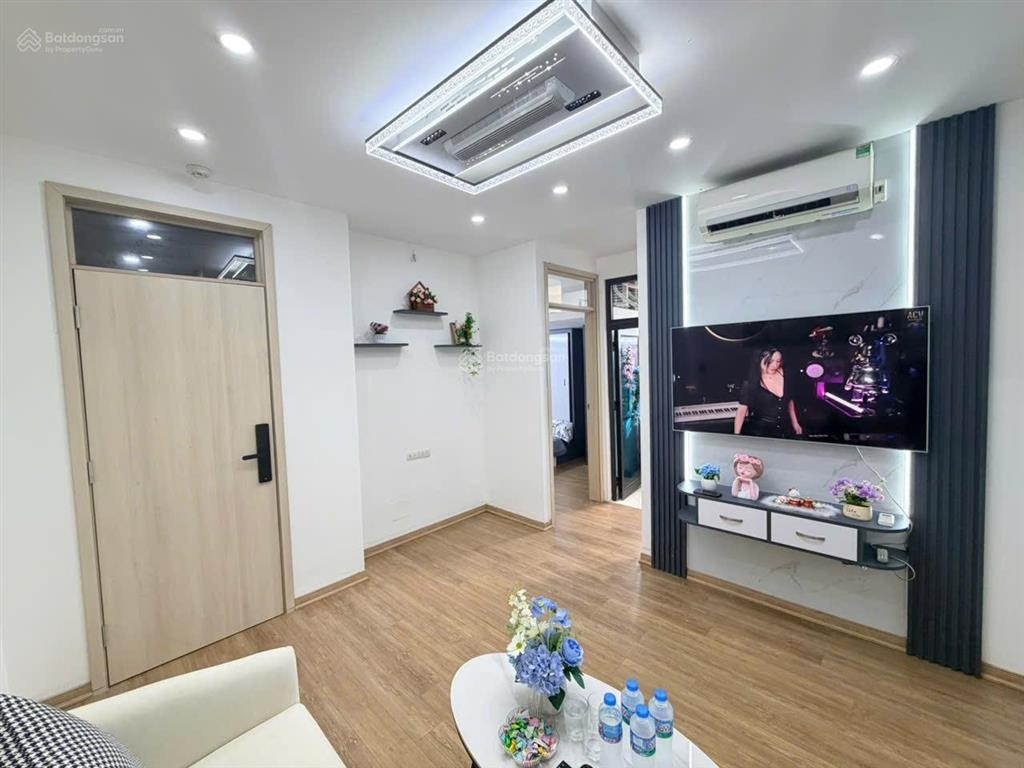 Bán rẻ ccmn nguyễn trãi 2pn 1wc dt50m2 giá 2tỷ250 đầy đủ nội thất cái dọn về ở luôn