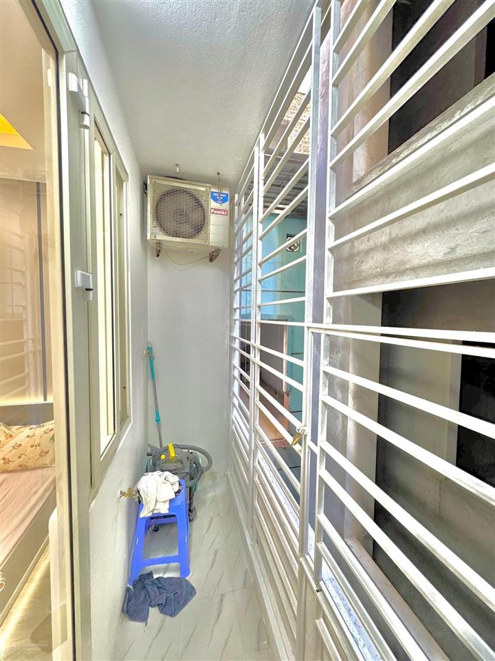 Chính chủ cần bán ccmn quan hoa cầu giấy căn siêu đẹp và mới dt 55m2