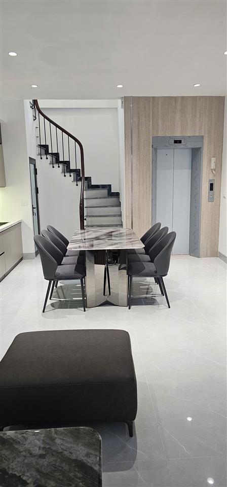Bán Nhà Thượng Thanh 53m2 – 5 Tầng Thang Máy – Full Nội Thất Cao Cấp – Chỉ Việc Xách Vali