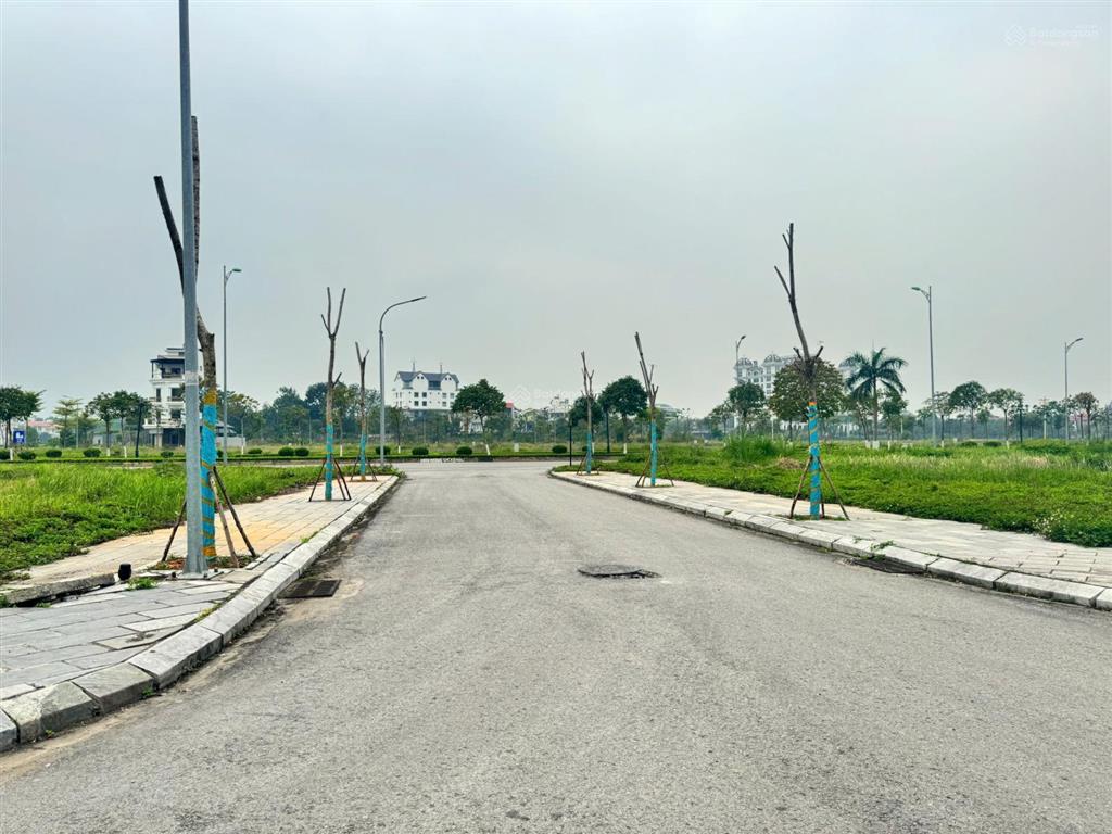 Liền kề đẹp giá cực tốt trục thông ra tổ hợp khách sạn modena tại khu đô thị bắc đầm vạc