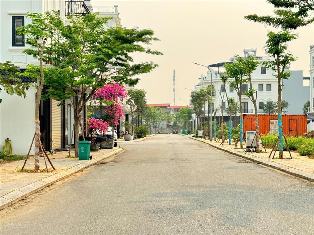 Liền kề đẹp giá cực tốt trục thông ra tổ hợp khách sạn modena tại khu đô thị bắc đầm vạc