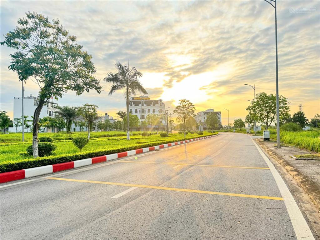 Liền kề đẹp giá cực tốt trục thông ra tổ hợp khách sạn modena tại khu đô thị bắc đầm vạc