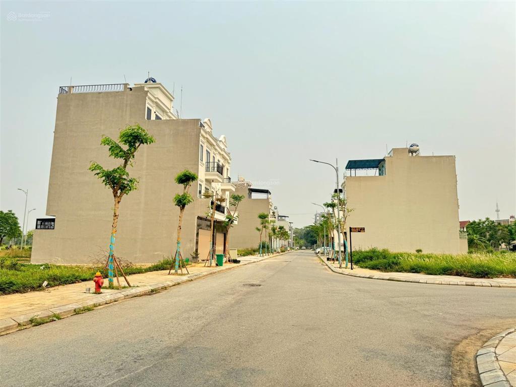 Liền kề đẹp giá cực tốt trục thông ra tổ hợp khách sạn modena tại khu đô thị bắc đầm vạc