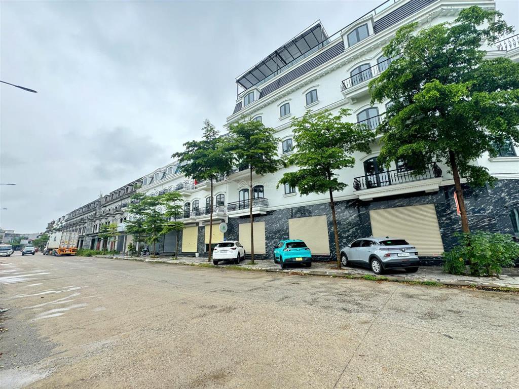 Liền kề sẵn nhà 3.5 tầng dự án chợ trung tâm thương mại tích sơn