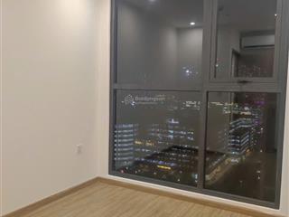 Chính chủ gửi bán căn hộ studio 29.5m2 tầng trung ban công đông nam , giá chỉ 3 tỉ bao phí toà tc1