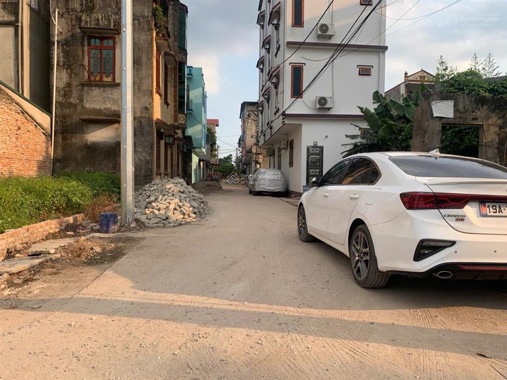Bán đất trâu quỳ, lô góc 3 mặt thoáng 3 ô tô tránh nhau