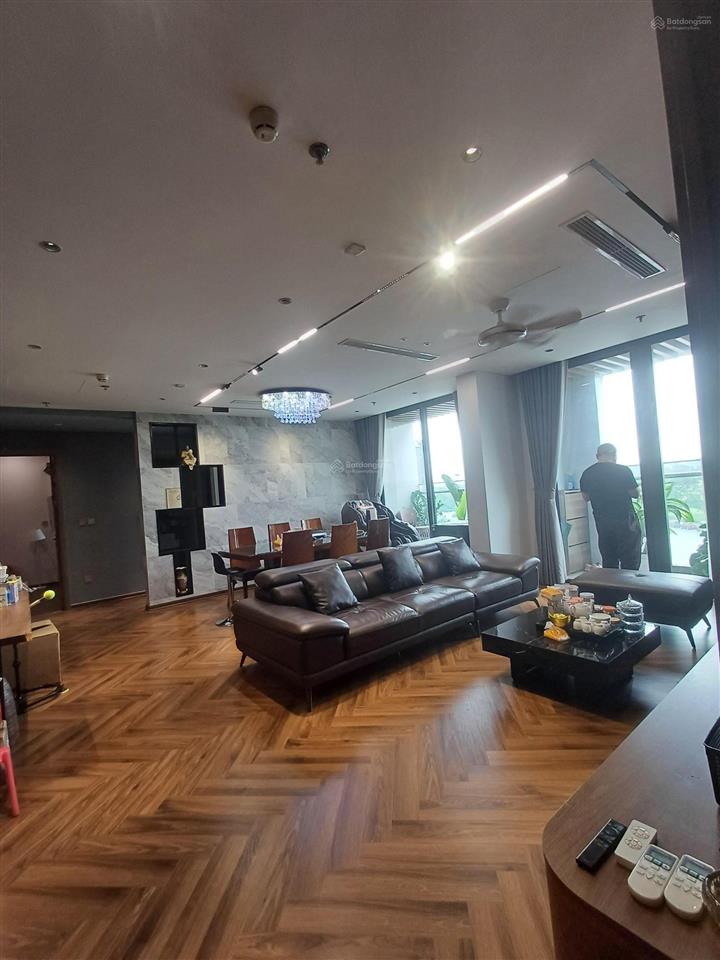 Rẻ quá chỉ 12 tỷ nét cặp căn góc đập thông 110m2 tại vinhomes symphony  0934 655 ***
