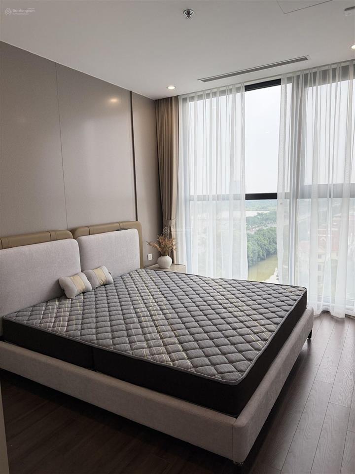12tr/th căn 2ng2w đầy đủ nội thất ở symphony.  0934 655 ***