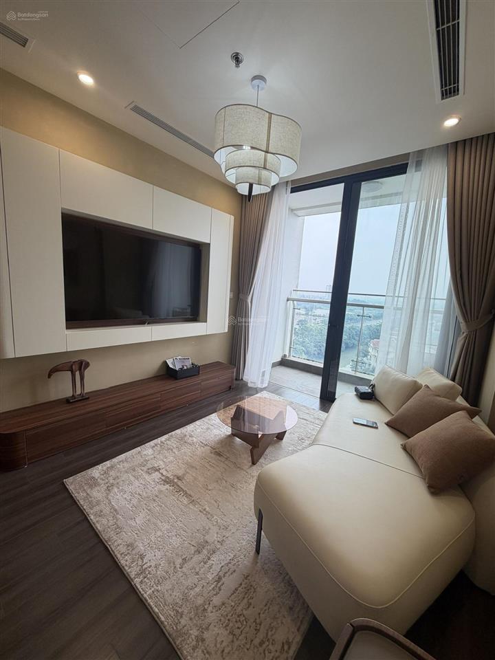 12tr/th căn 2ng2w đầy đủ nội thất ở symphony.  0934 655 ***