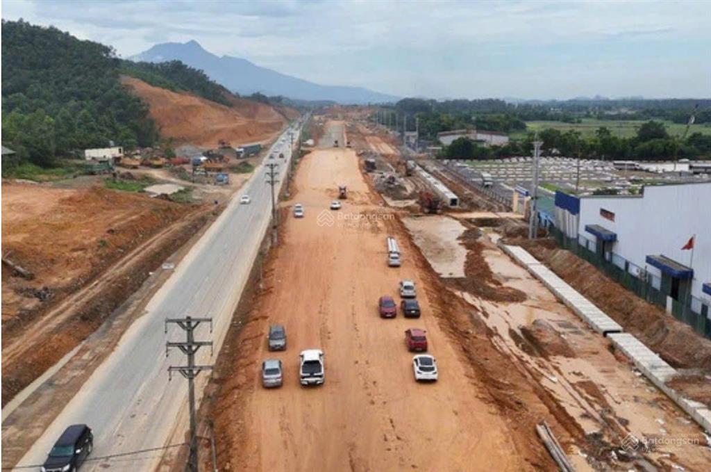 Chính chủ bán gần 1600m2 ,thổ cư mặt đại lộ thăng long thuộc xã tiến xuân cũ,nay là yên xuân hà nội