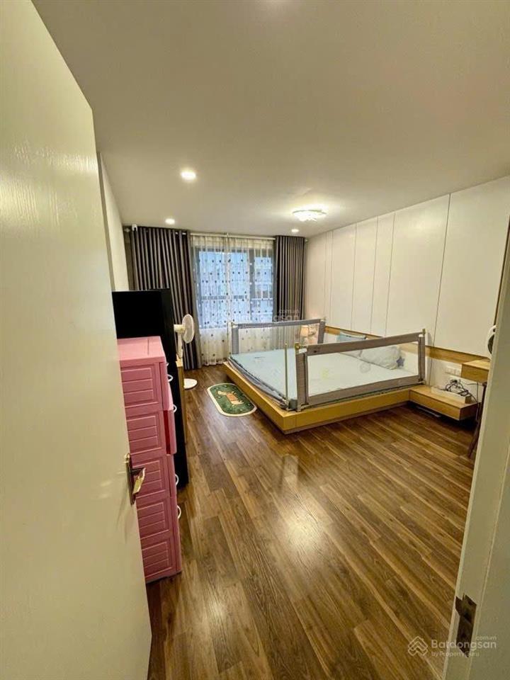 Bán căn hộ 3 ngủ tòa thăng long tower yên hòa, 33 mạc thái tổ(cạnh trường thcs cầu giấy)6 tỷ 97.5m2