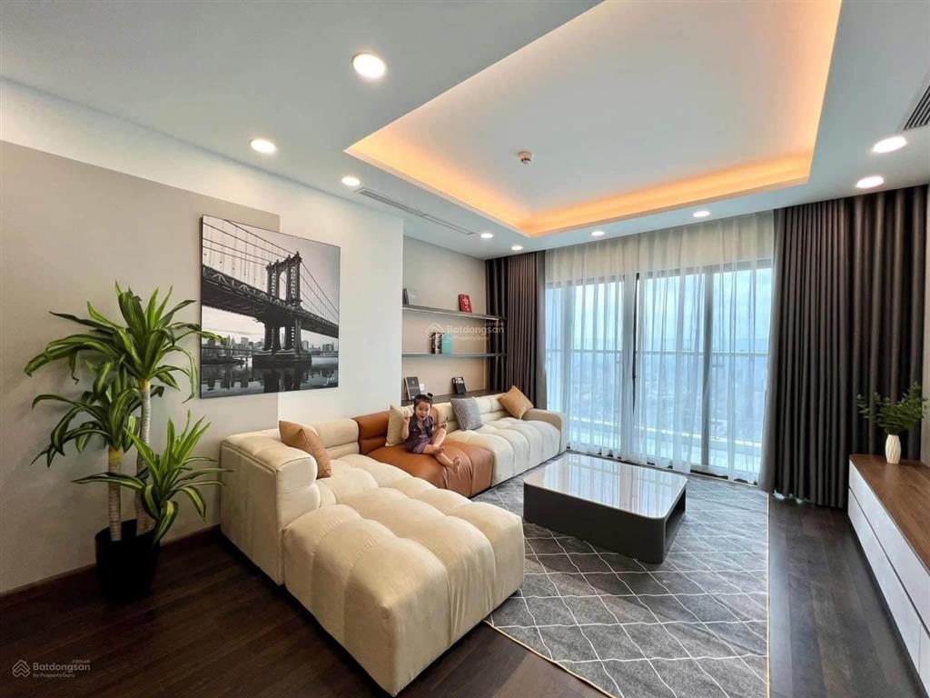 Bán căn góc 3 ngủ sky central 176 định công 6,7 tỷ 98m2  sổ đỏ cc