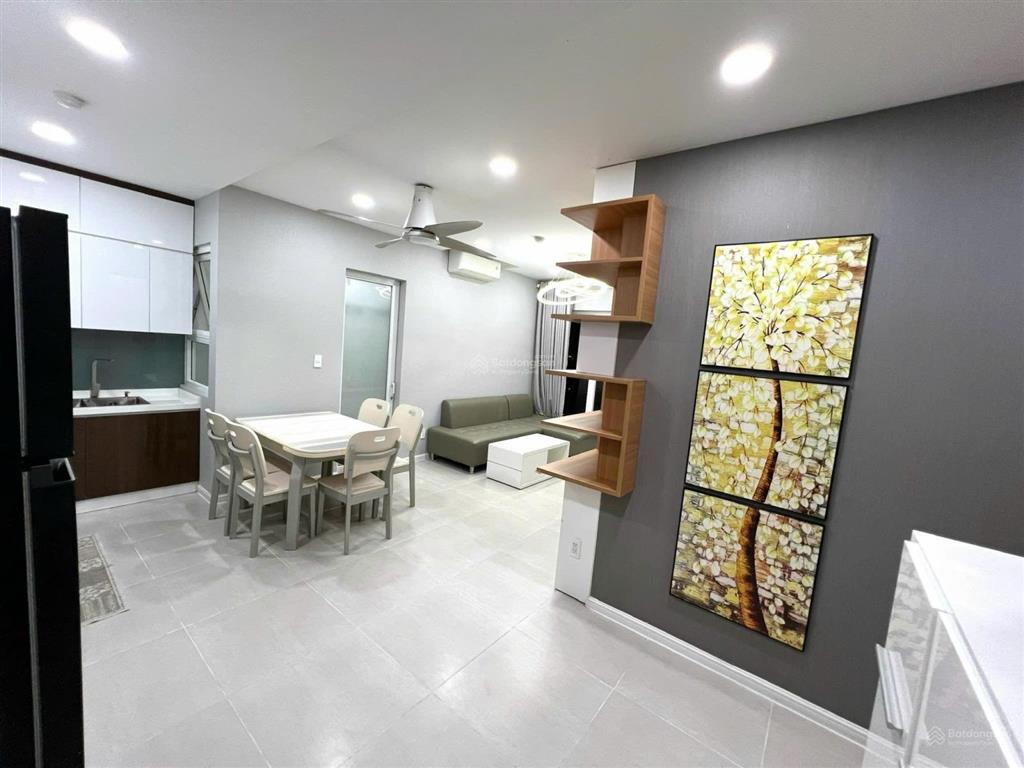 Bán gấp căn hộ xigrand court, q10, 75m2, 2pn,2wc, sổ hồng riêng, giá 6,7 tỷ, view đẹp, 0976 028 ***